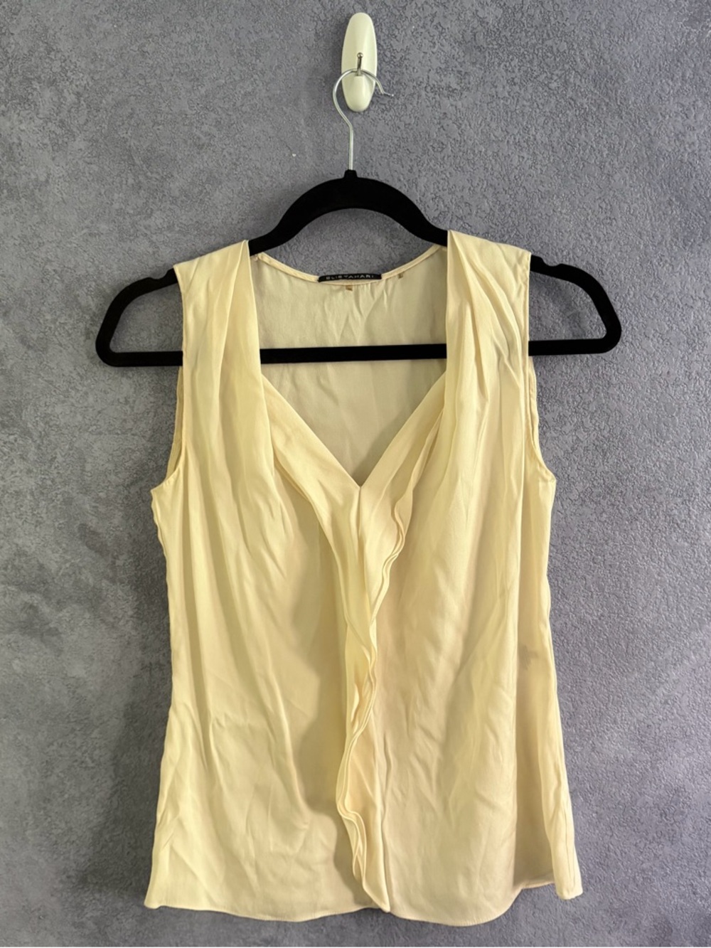 Elie Tahari Silk Sleeveless Top (Used — Excellent) • Size: XS